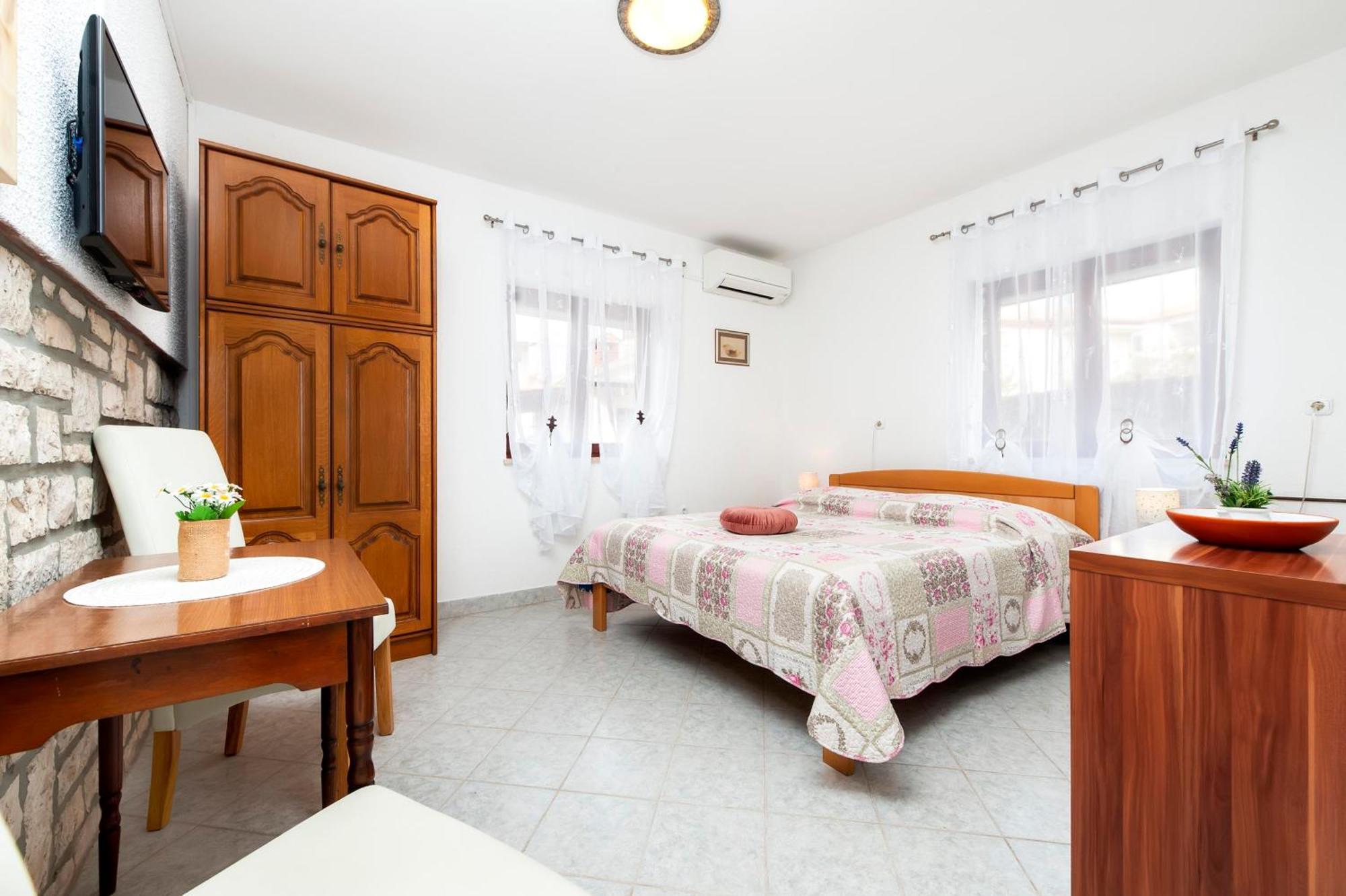 Apartments And Room Silvana Rovinj Eksteriør bilde