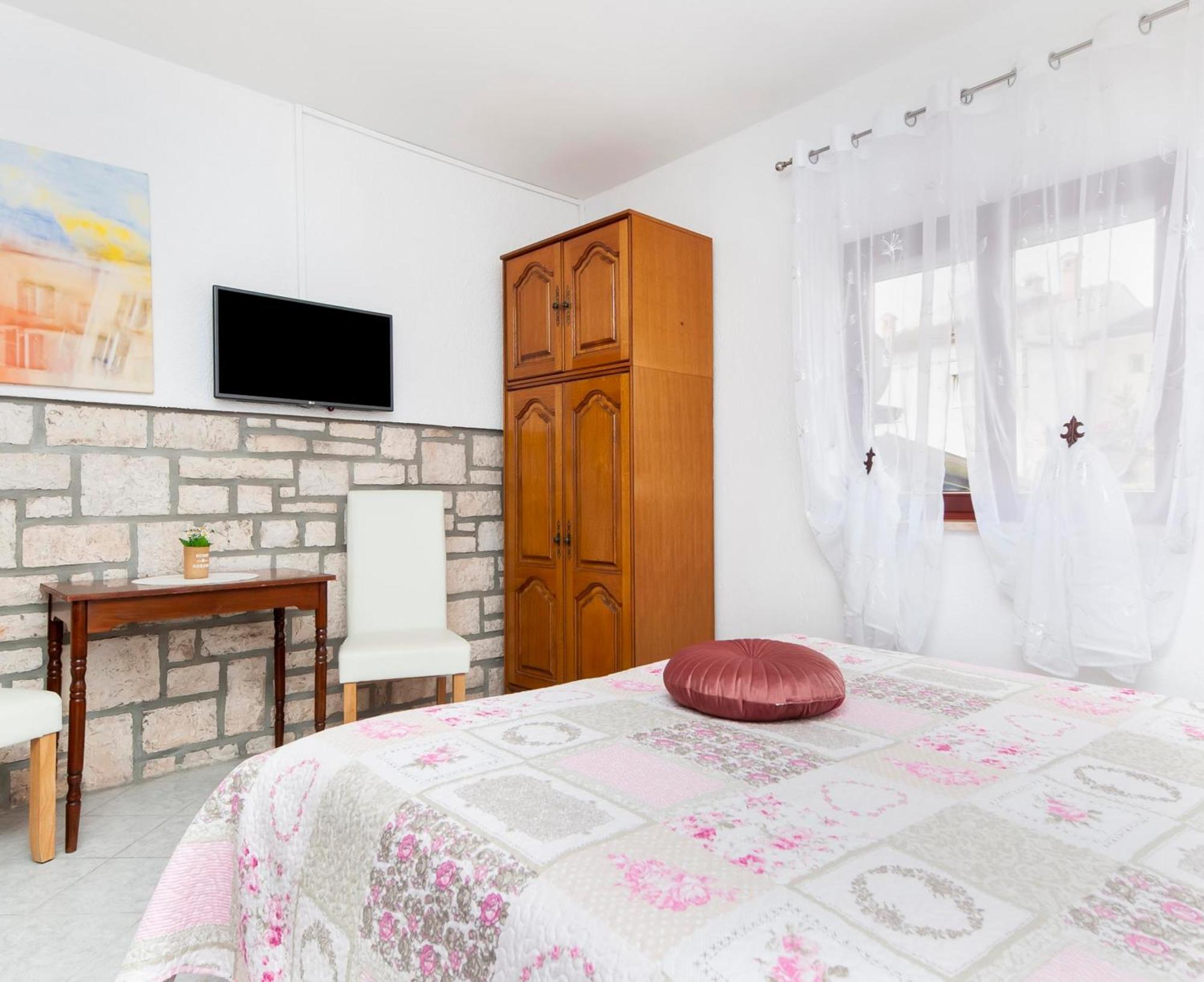 Apartments And Room Silvana Rovinj Eksteriør bilde