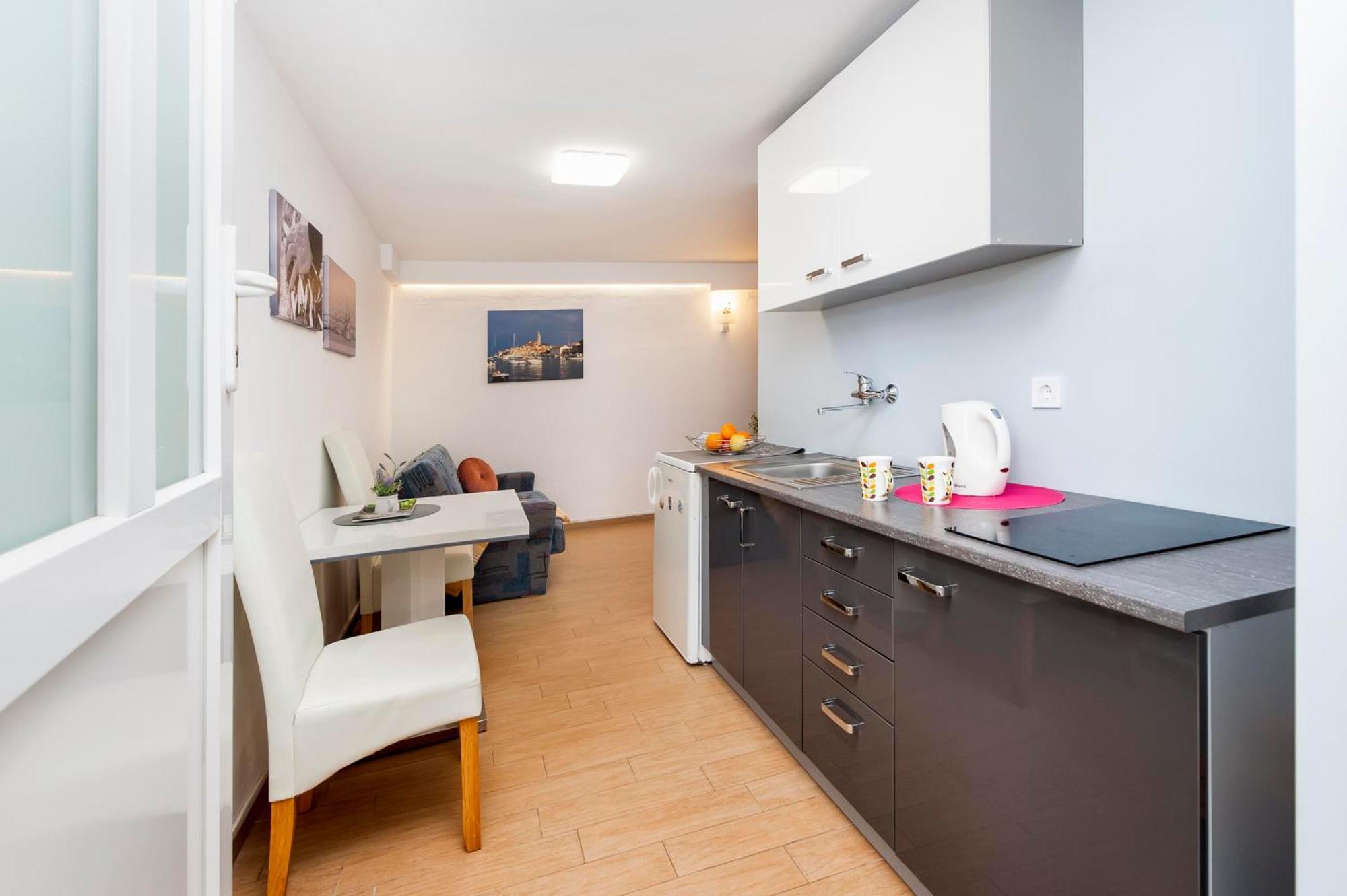 Apartments And Room Silvana Rovinj Eksteriør bilde