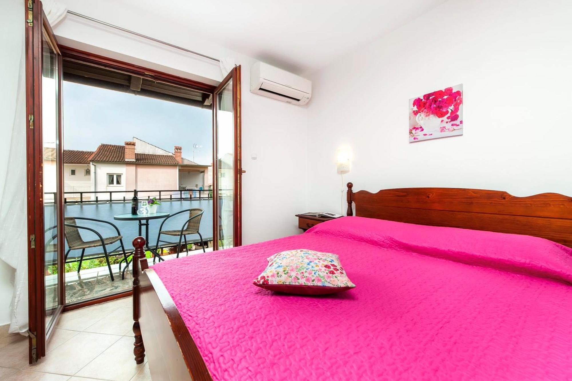 Apartments And Room Silvana Rovinj Eksteriør bilde