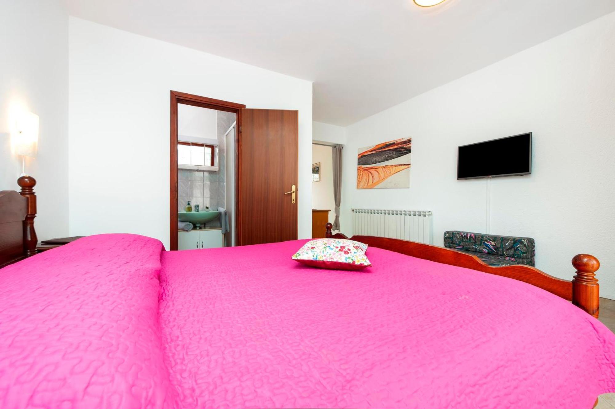 Apartments And Room Silvana Rovinj Eksteriør bilde